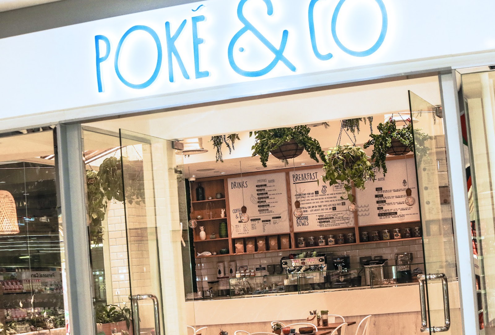 Poke and Co - Central Park Tower: the place