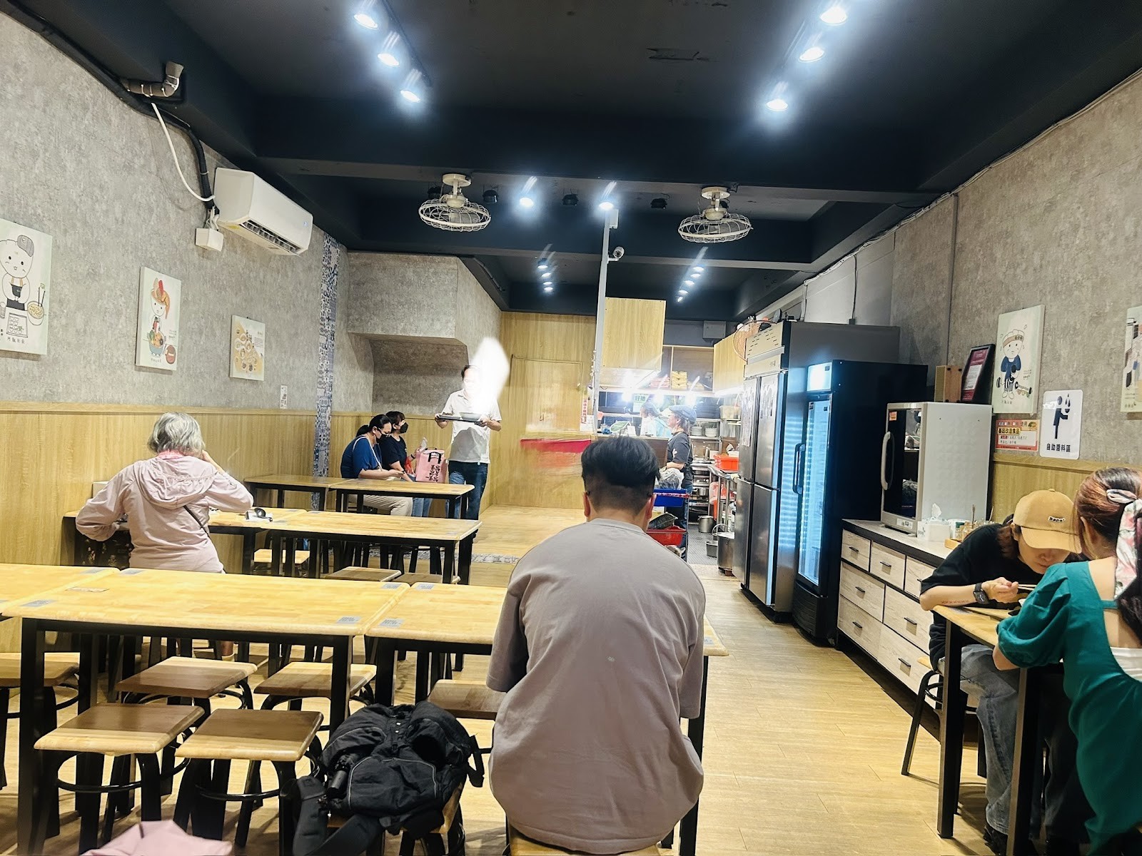 Miao Guanyin - 妙觀音素食 - Shuanglian/Jinxi Street: the place
