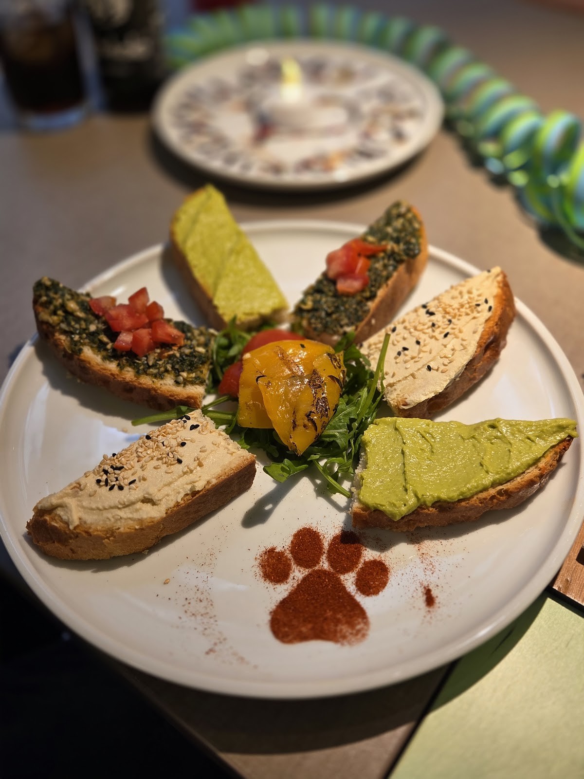 Katzentempel Berlin Mitte: food & drinks