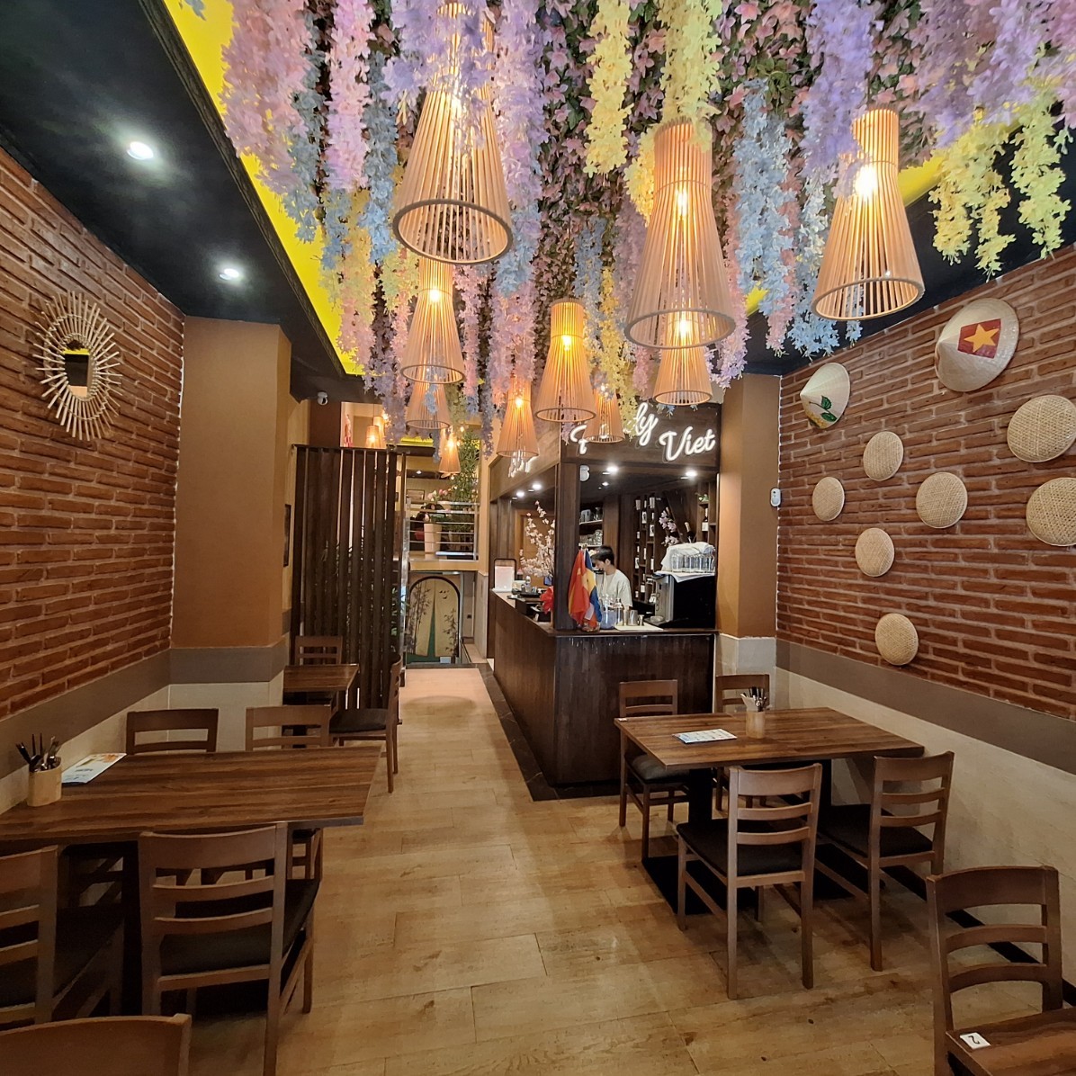 PHO VIETNAM (Muntaner) - Authentic Restaurant: the place