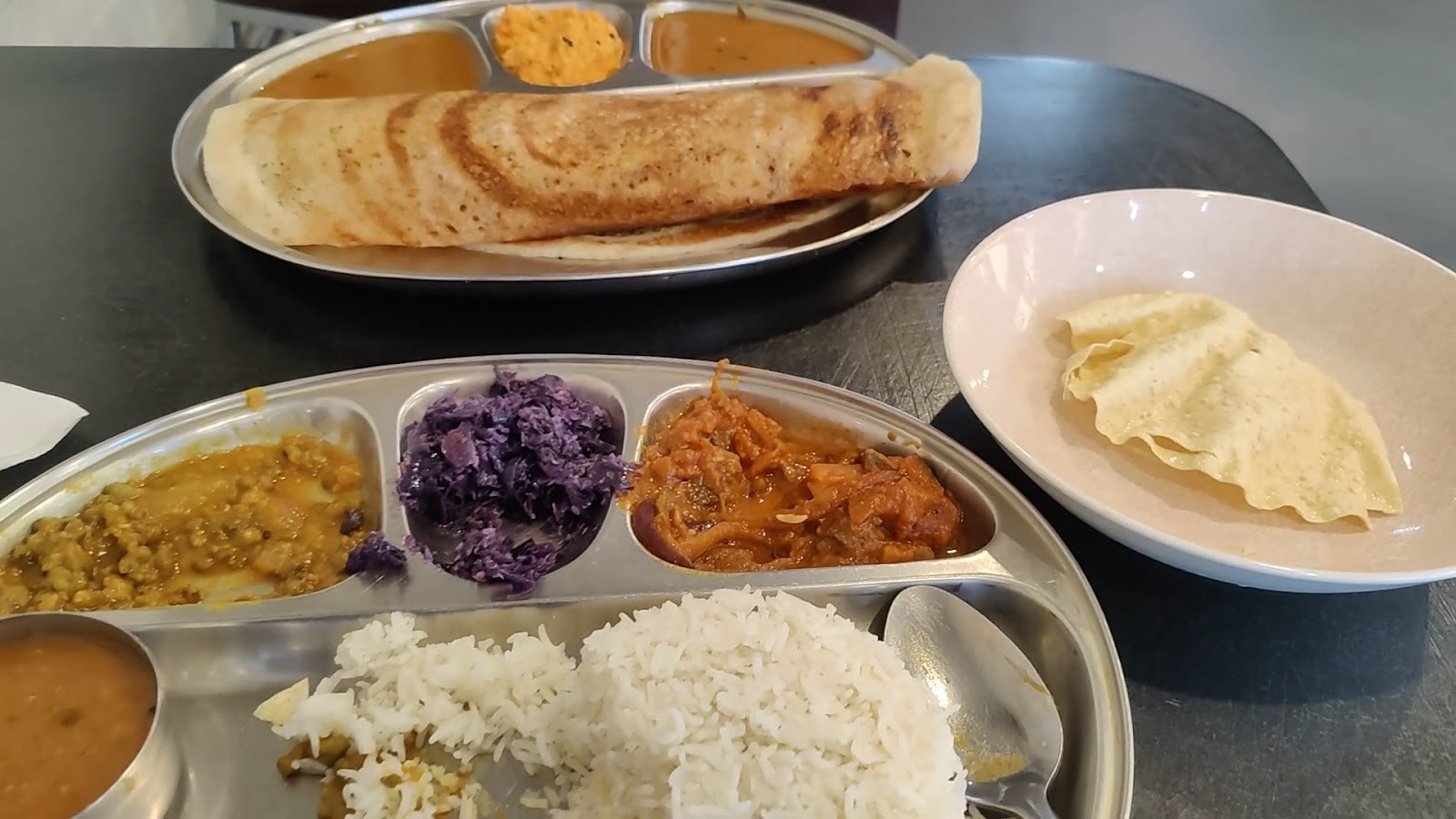 Lakishmi Vilas Vegetarian Take Away: food & drinks