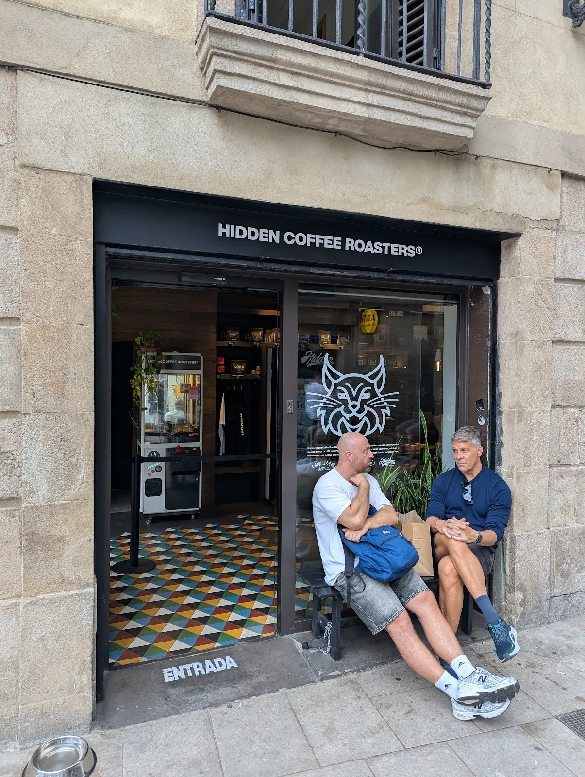 Hidden Coffee Roasters - El Born: the place