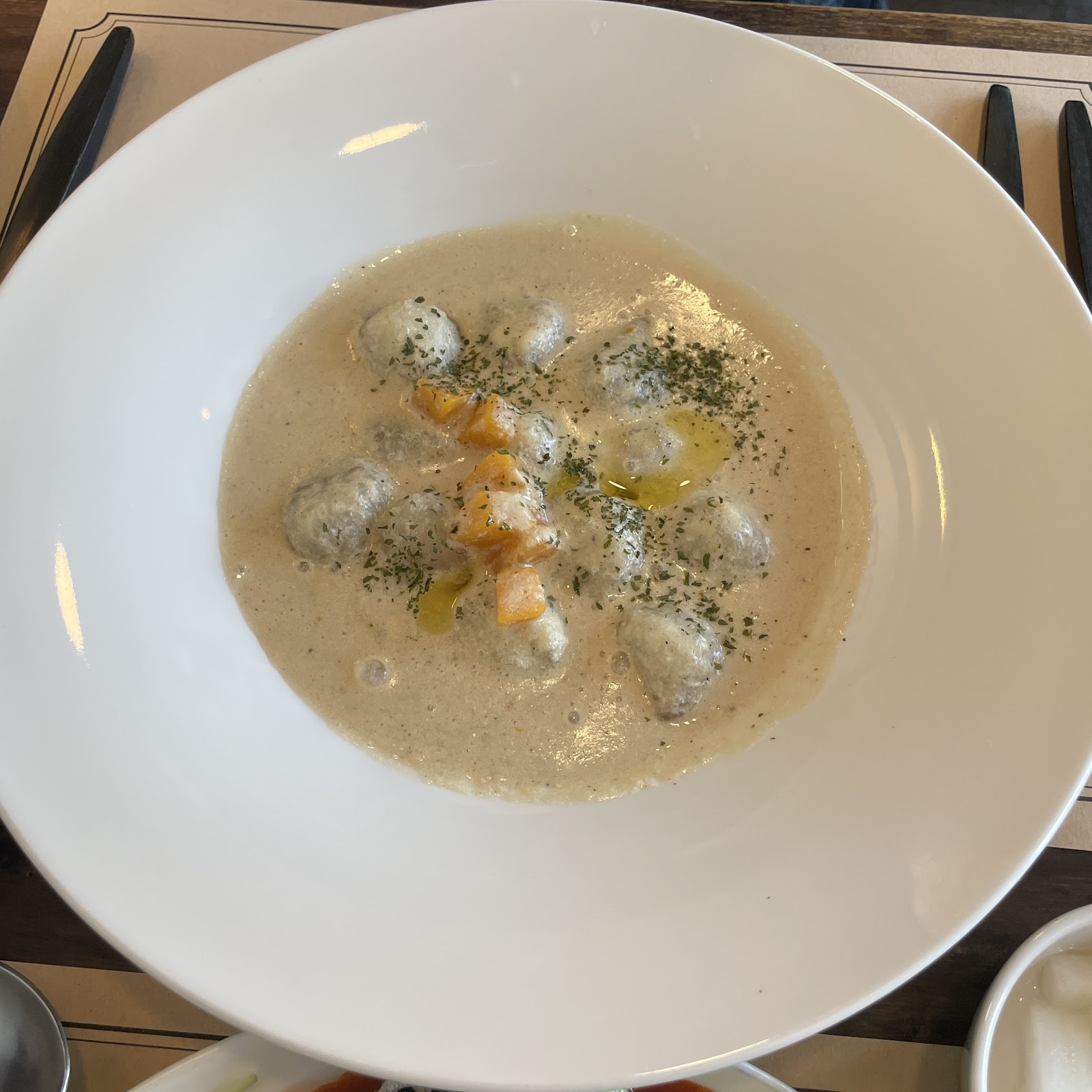 소이로움: food & drinks