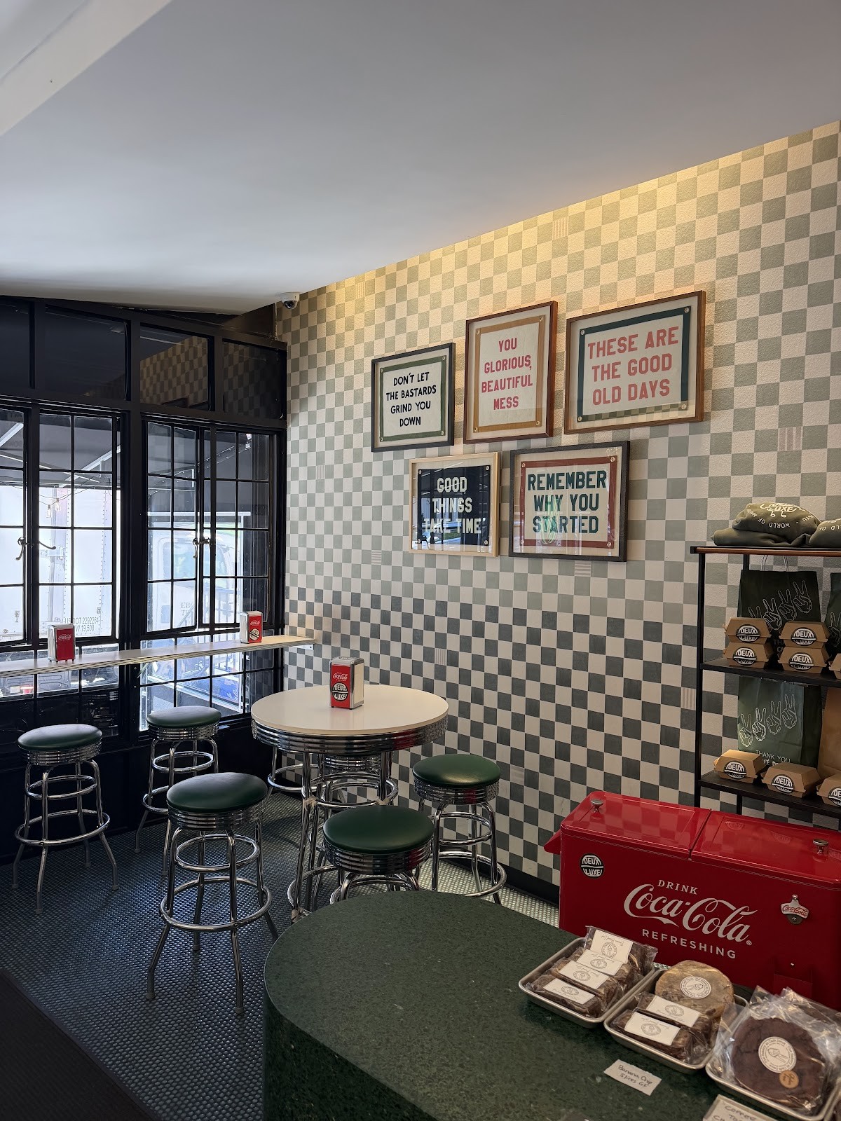Deux Luxe: the place