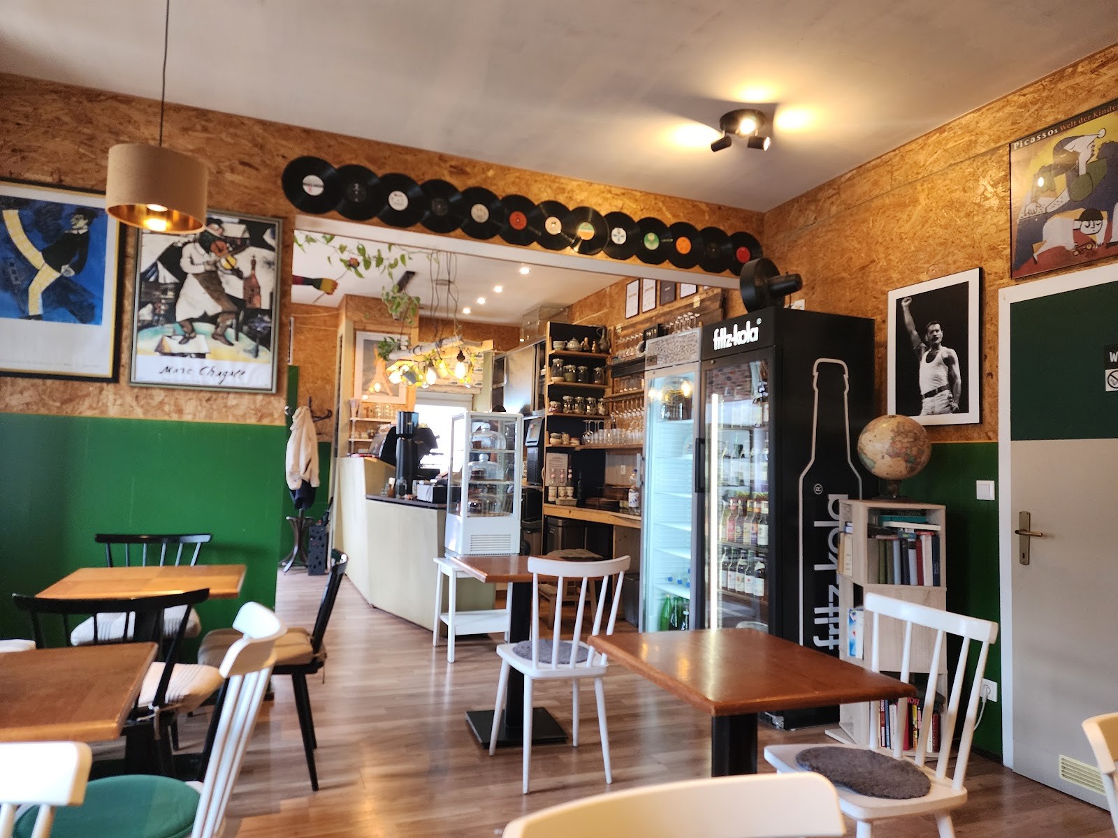 Café IIN: the place