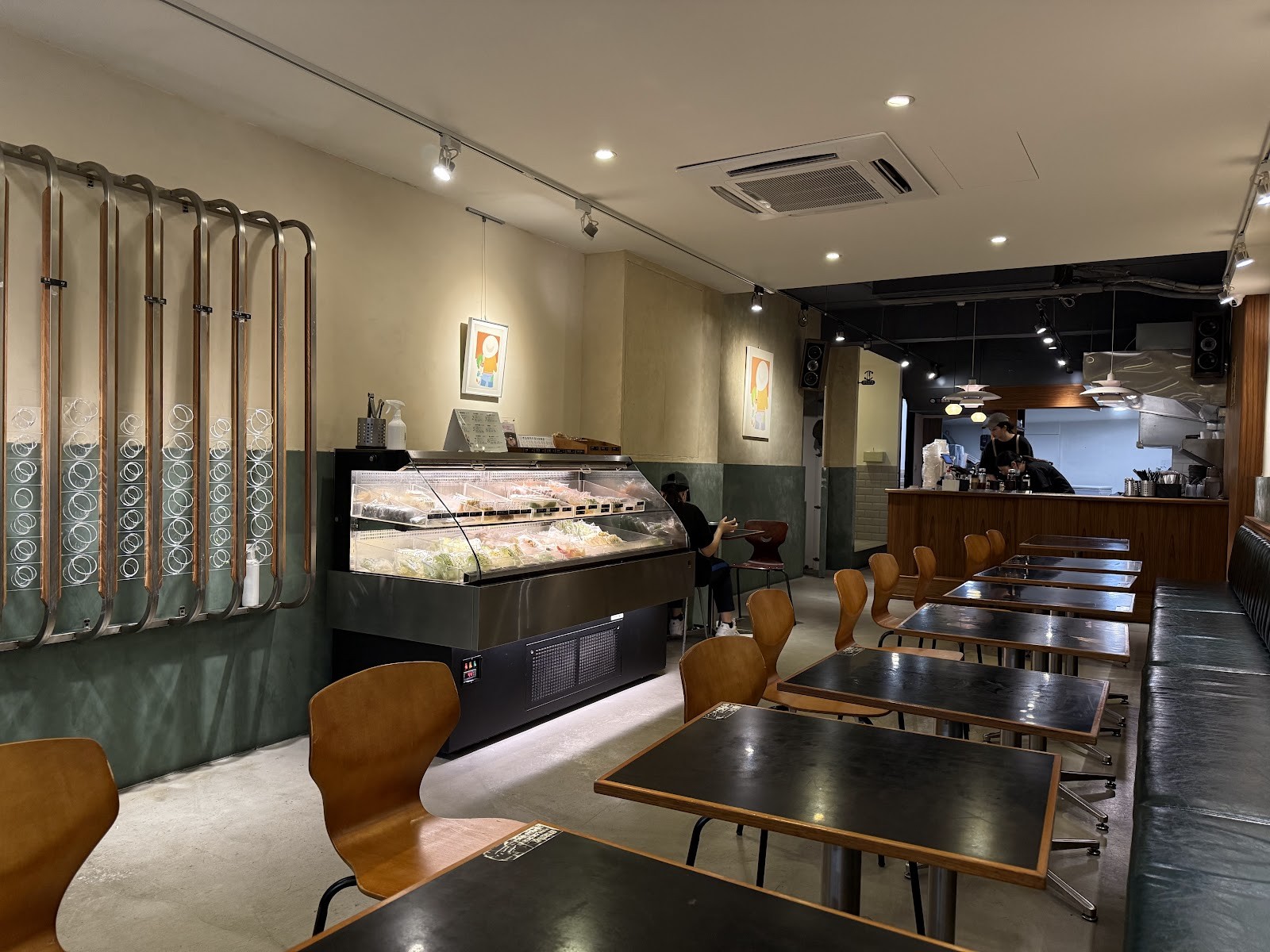 VEGE CREEK 蔬河 內湖瑞光店: the place