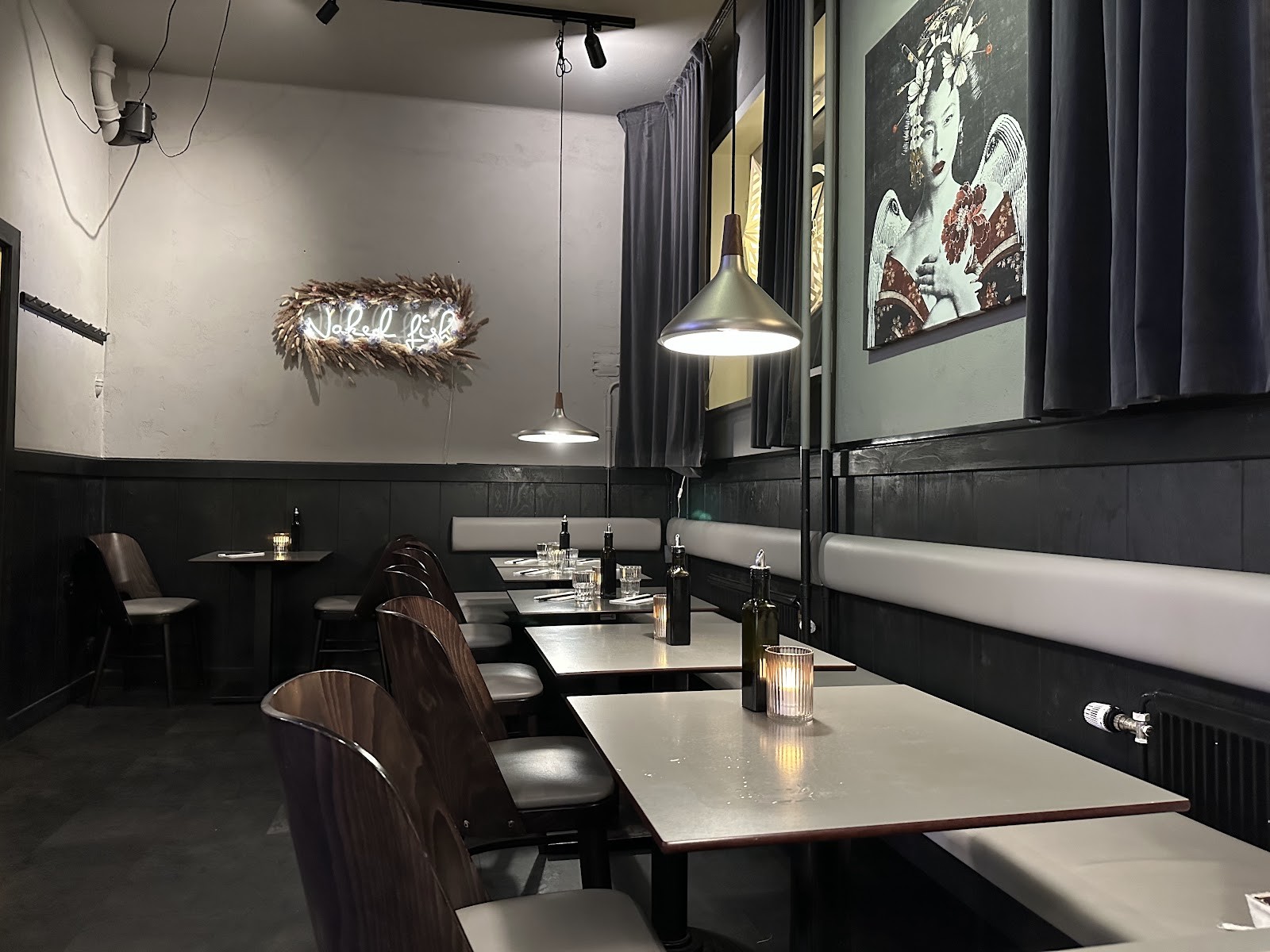 Naked Fish Sushi Bar - Kungsholmen: the place
