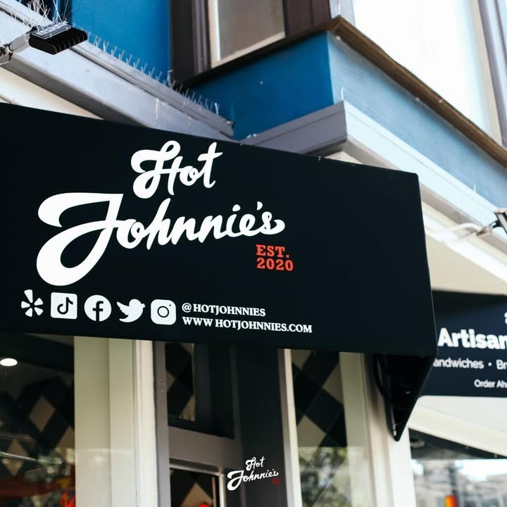 Hot Johnnie's Smokehouse: the place