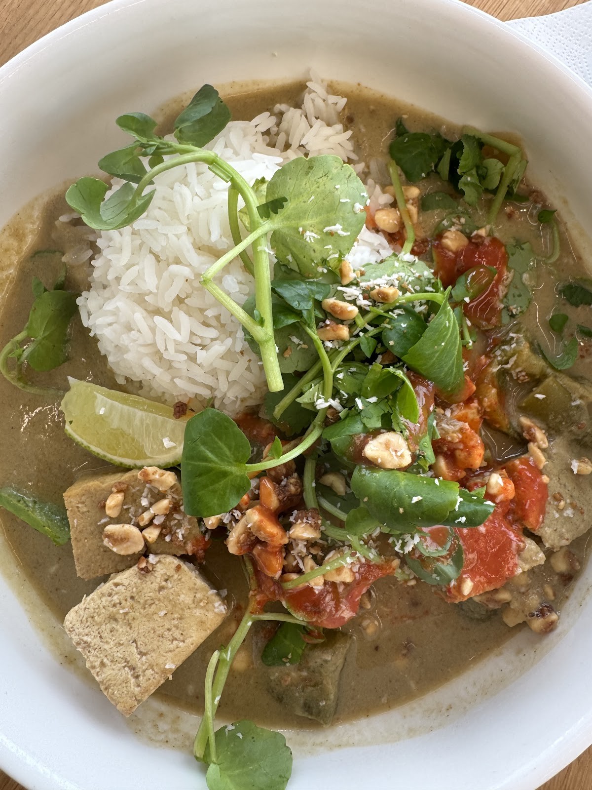Roots Kitchen: food & drinks