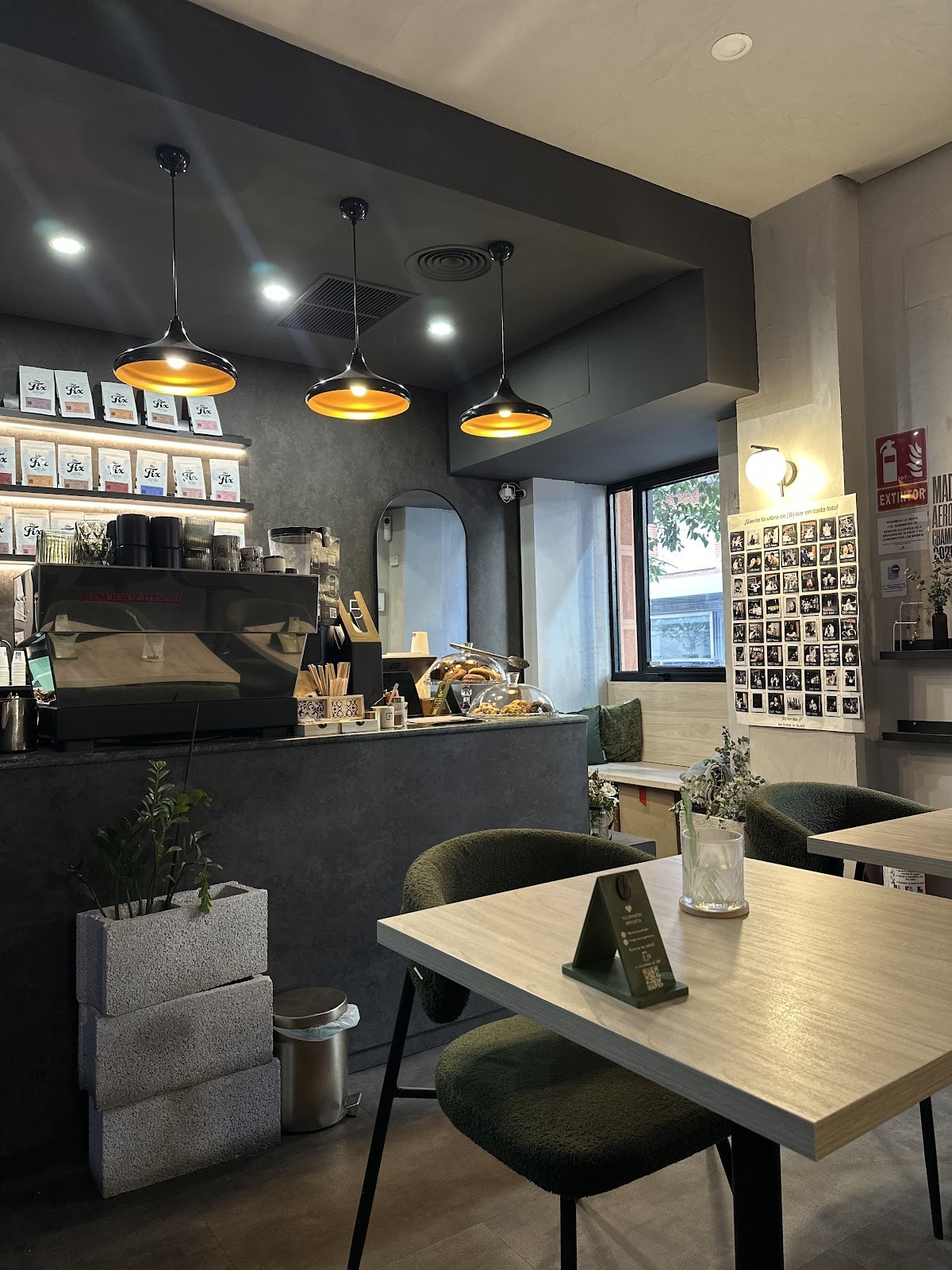 [B]-bar specialty coffee & brunch: the place