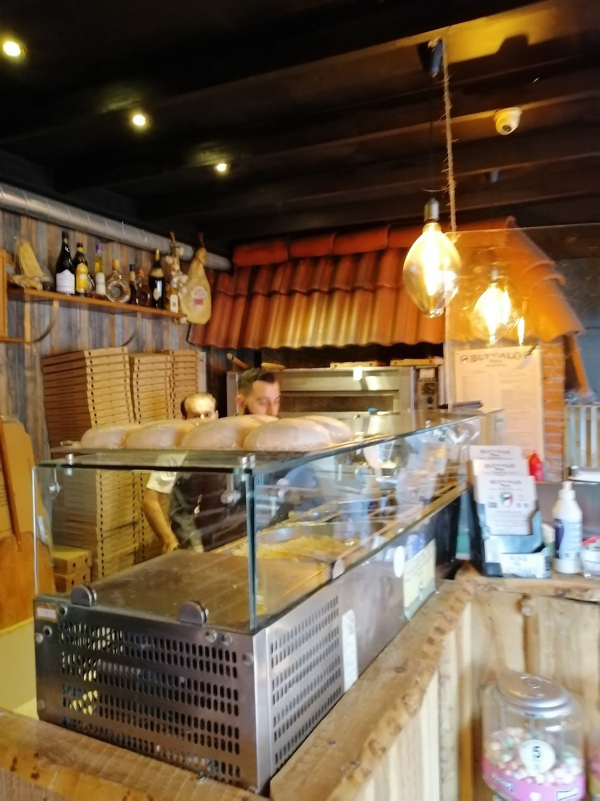 Buffalo Pizza: the place