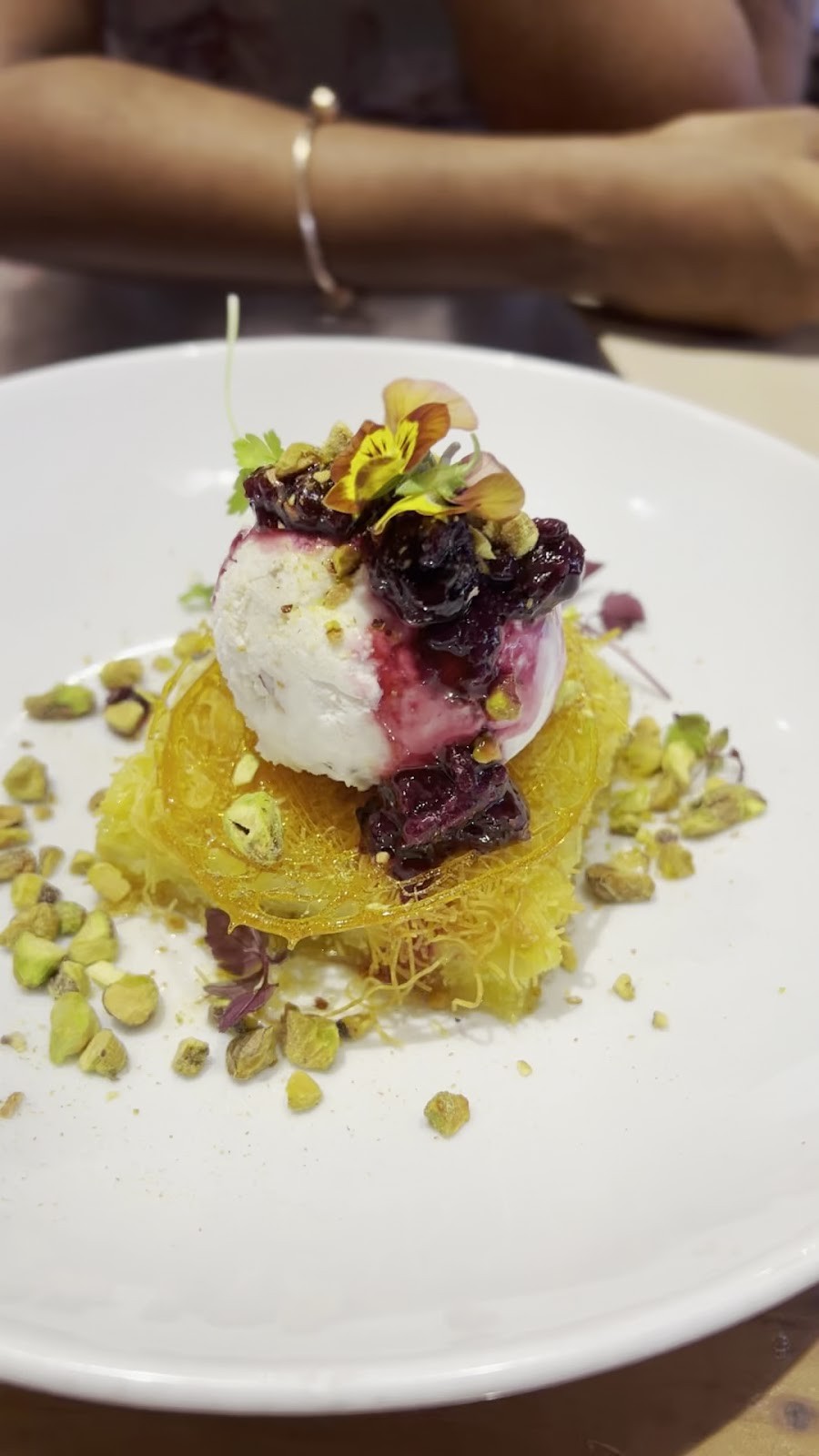 Yulli's: food & drinks