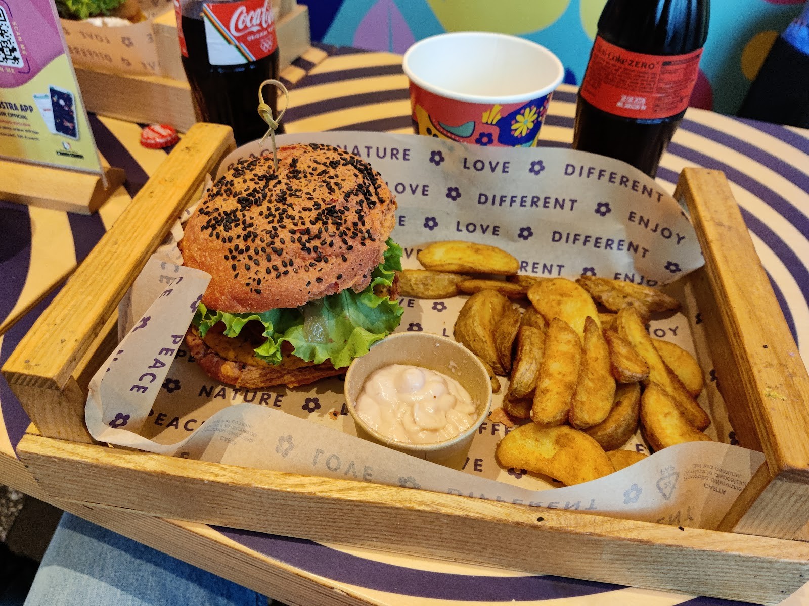 Flower Burger: food & drinks
