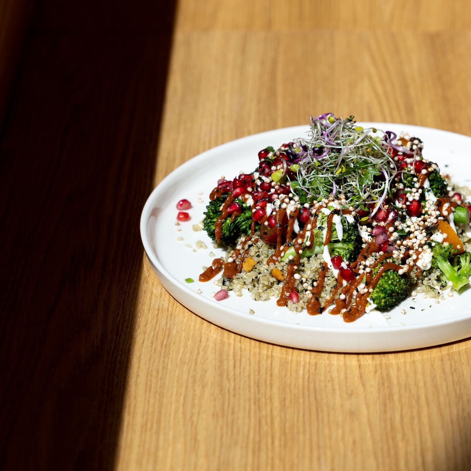 Roots Kitchen: food & drinks