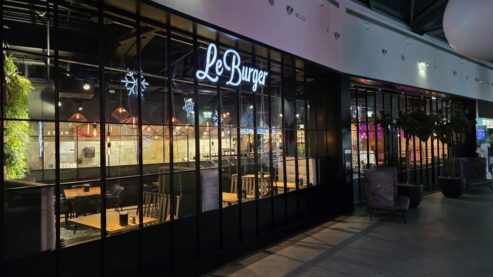 Le Burger Auhof Center: the place