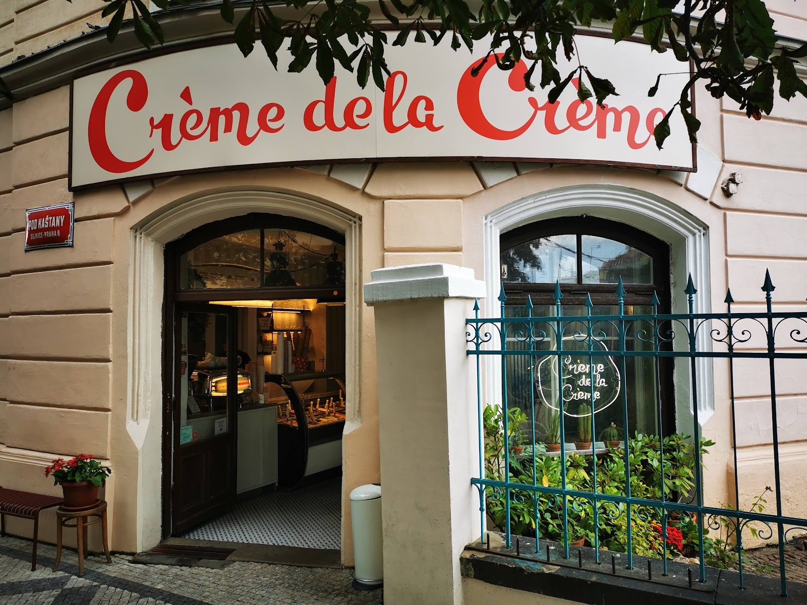 Crème de la Crème - Pěkný kaštany: the place