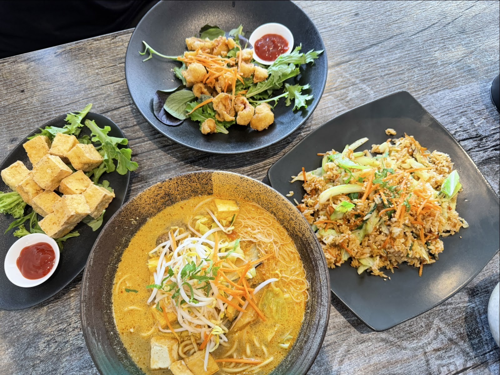 Guan Cafe: Vegetarian & Vegan: food & drinks