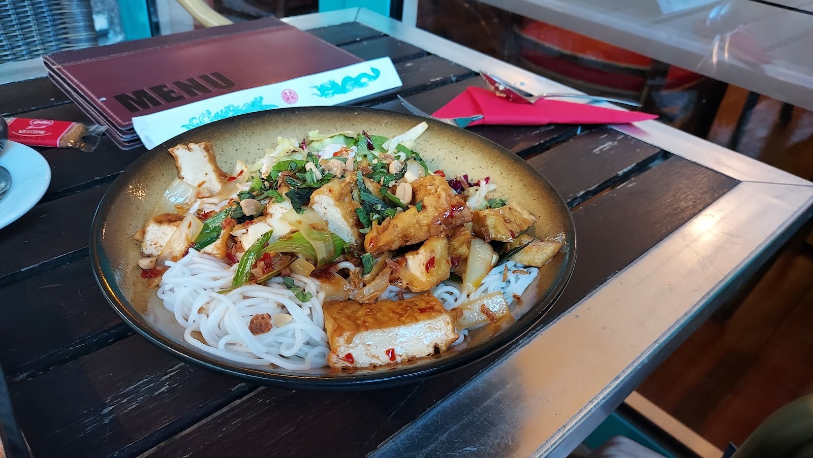 Savory Chay: food & drinks