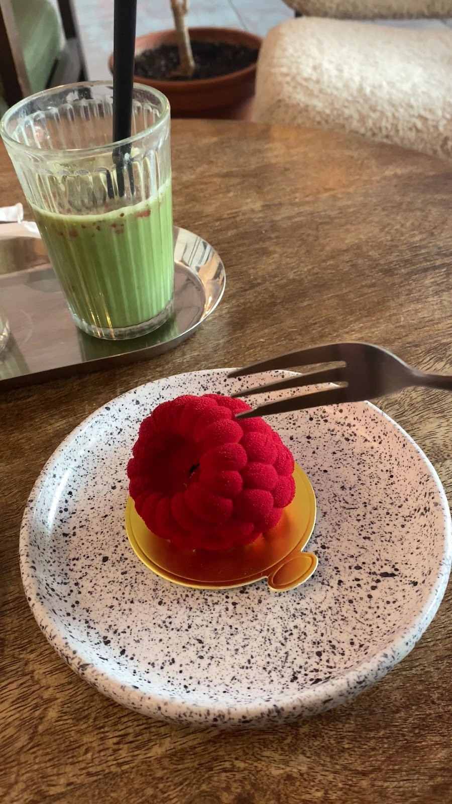 eter — vegan bakery & speciality coffee: food & drinks