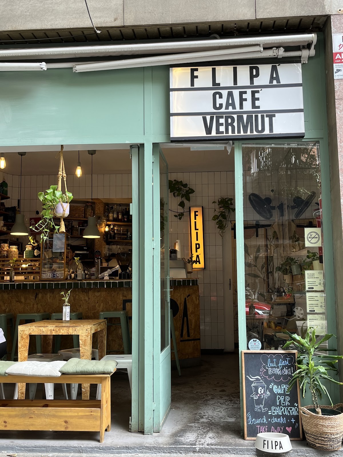 FLIPÁ . brunch & vermut .: the place