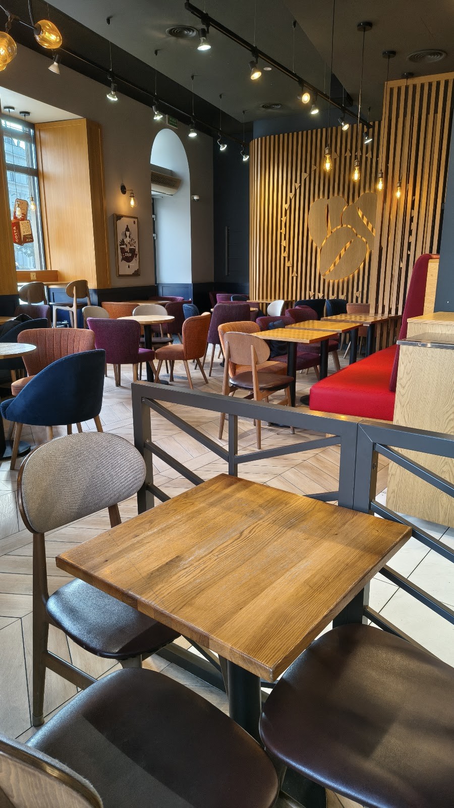 Costa Coffee: the place