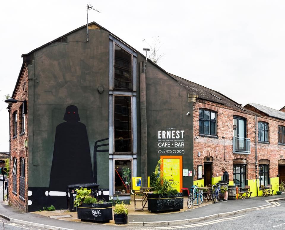 Ernest Cafe Bar: the place