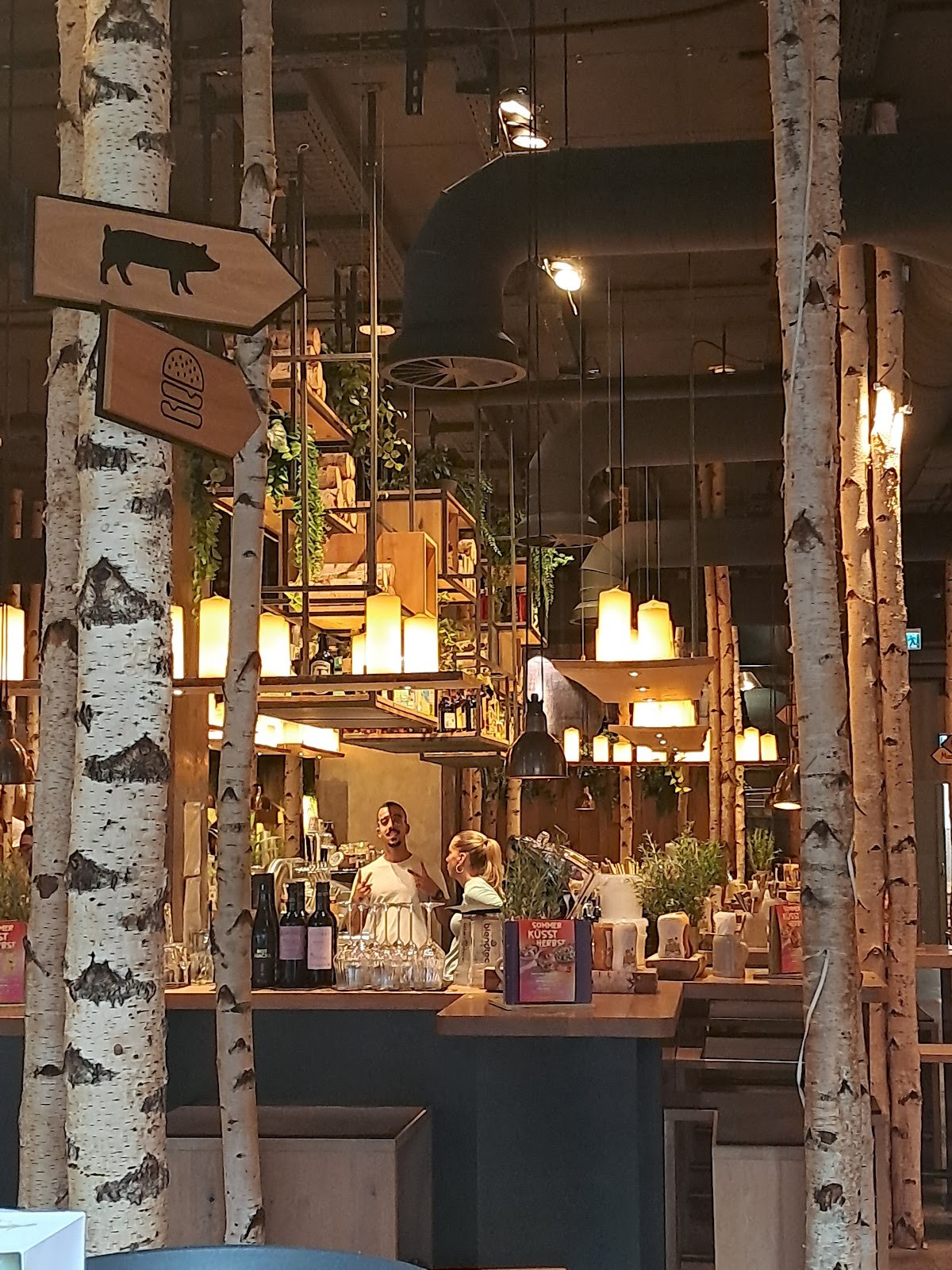 Hans Im Glück - Mercedes Platz: the place