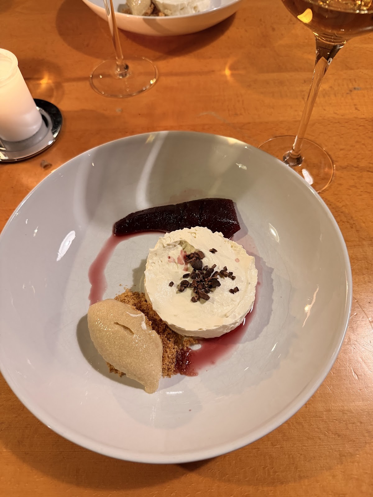 Tonka Restaurant: food & drinks