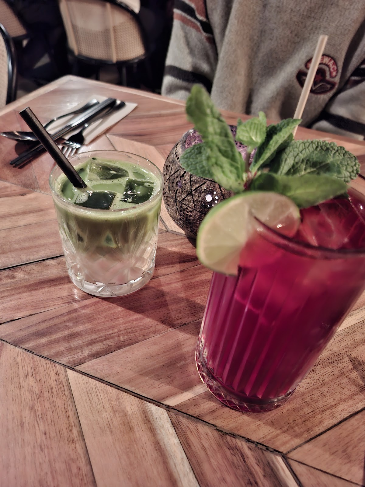 Ahimsa Restaurant: food & drinks
