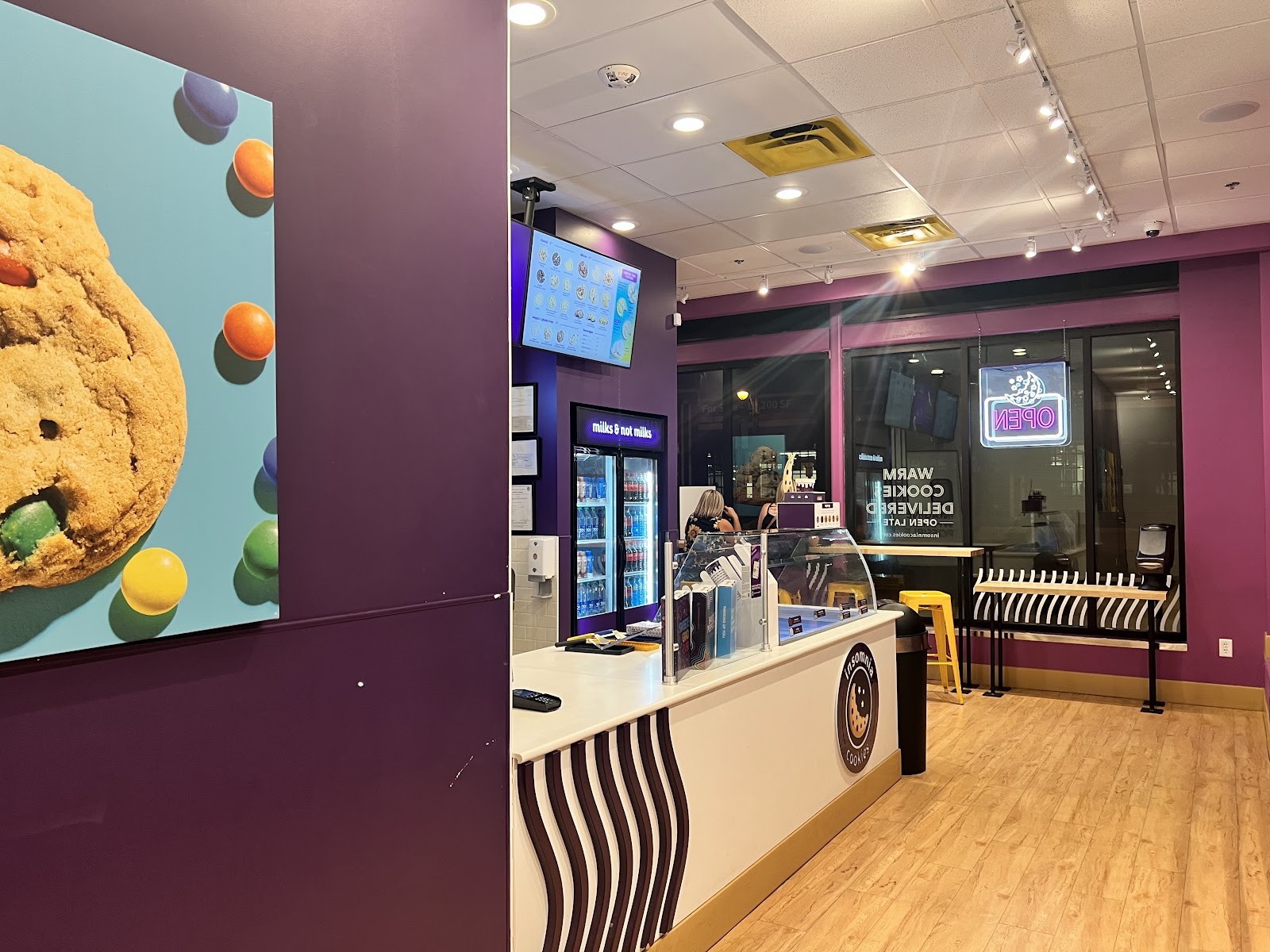 Insomnia Cookies: the place