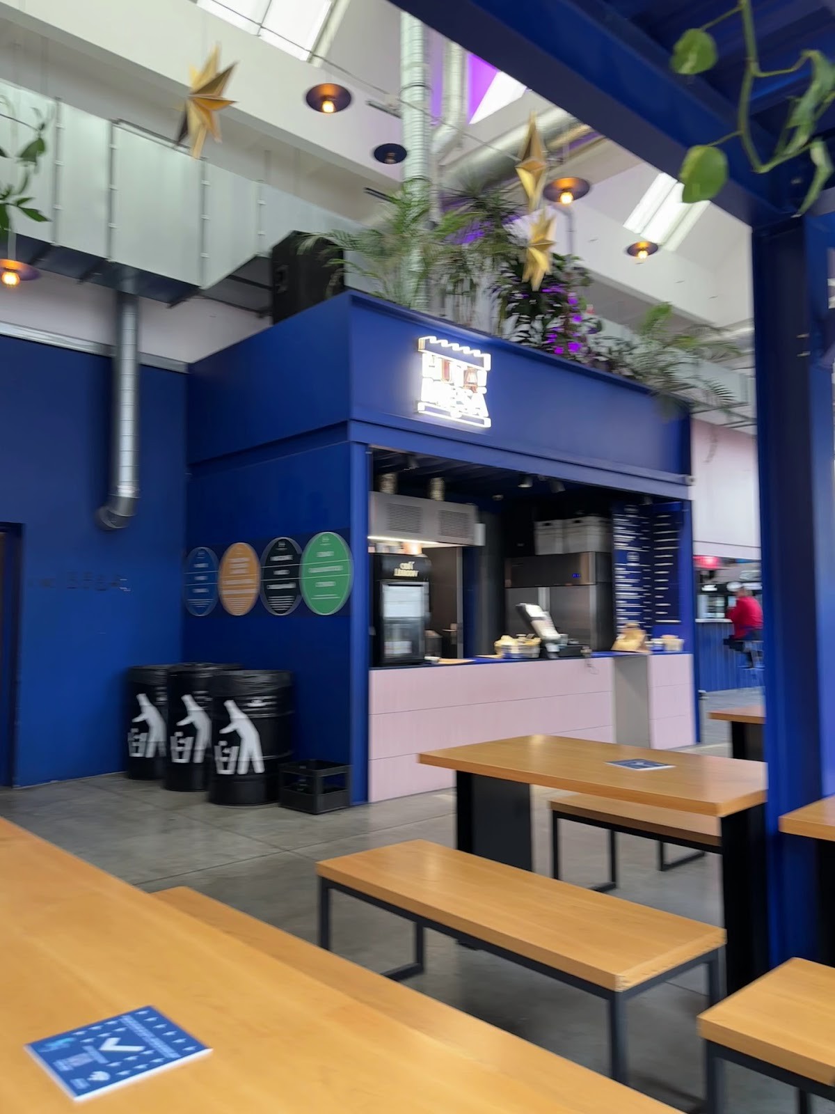 Hala Lipowa - Street Food / Craft Beers / Cocktail Bar: the place