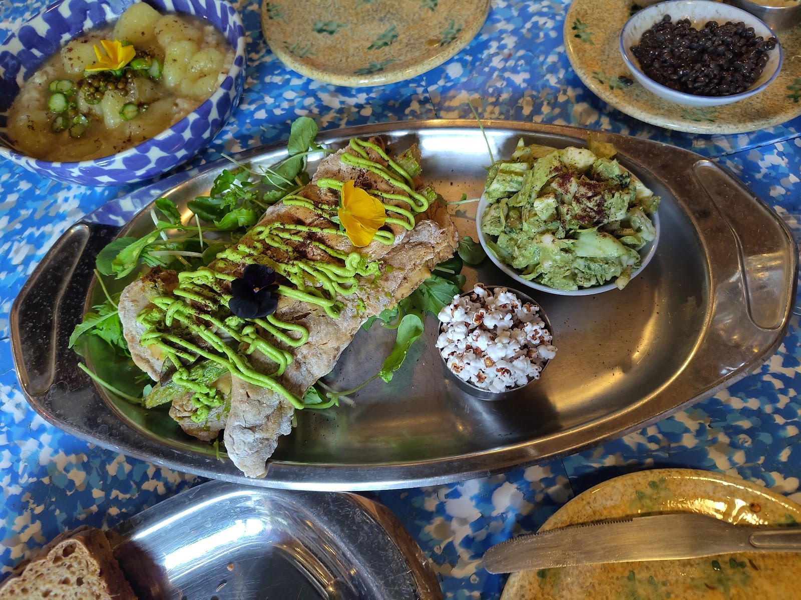 bar mir: food & drinks
