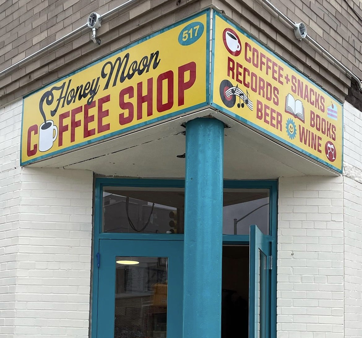 Honey Moon Coffee Shop: the place