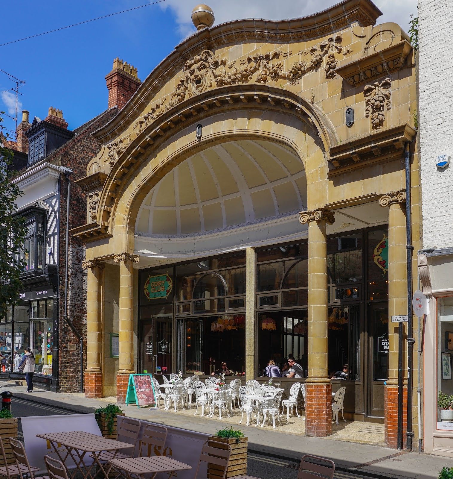 Cosy Club: the place