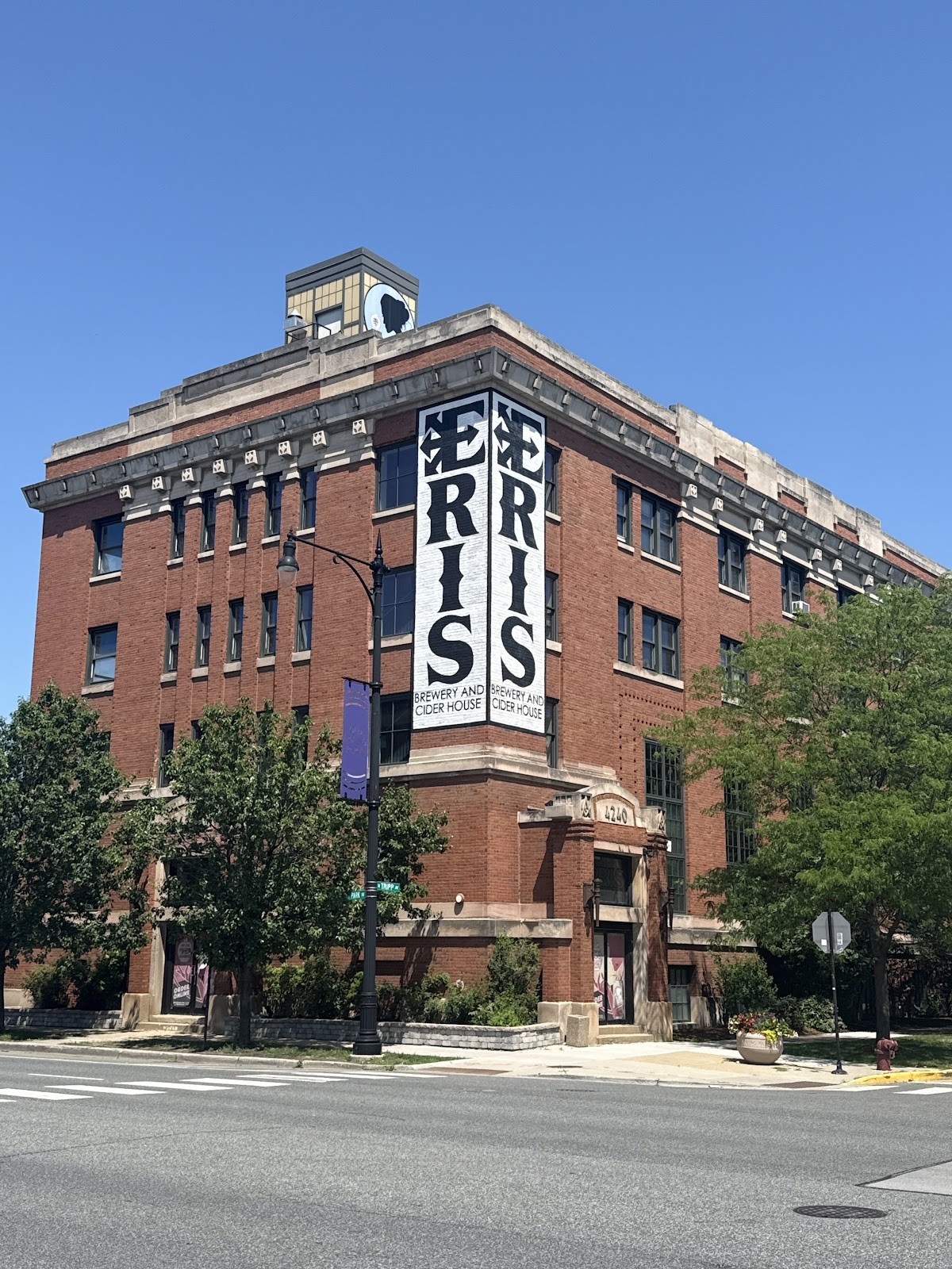 ERIS Brewery and Cider House: the place