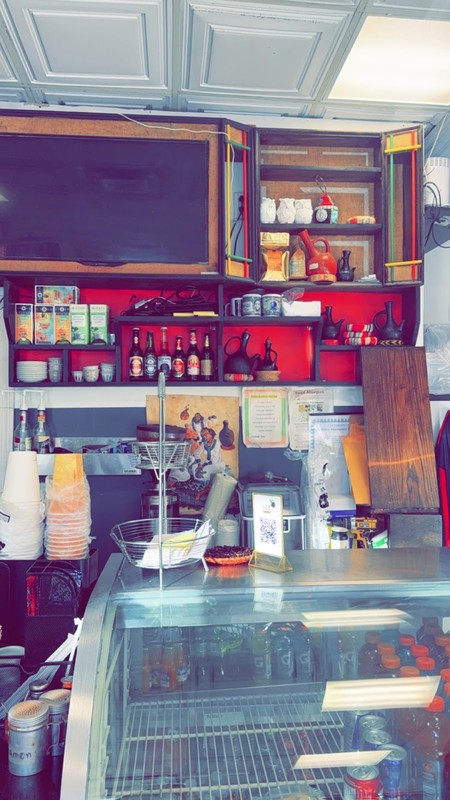Fasika Cafe: photo