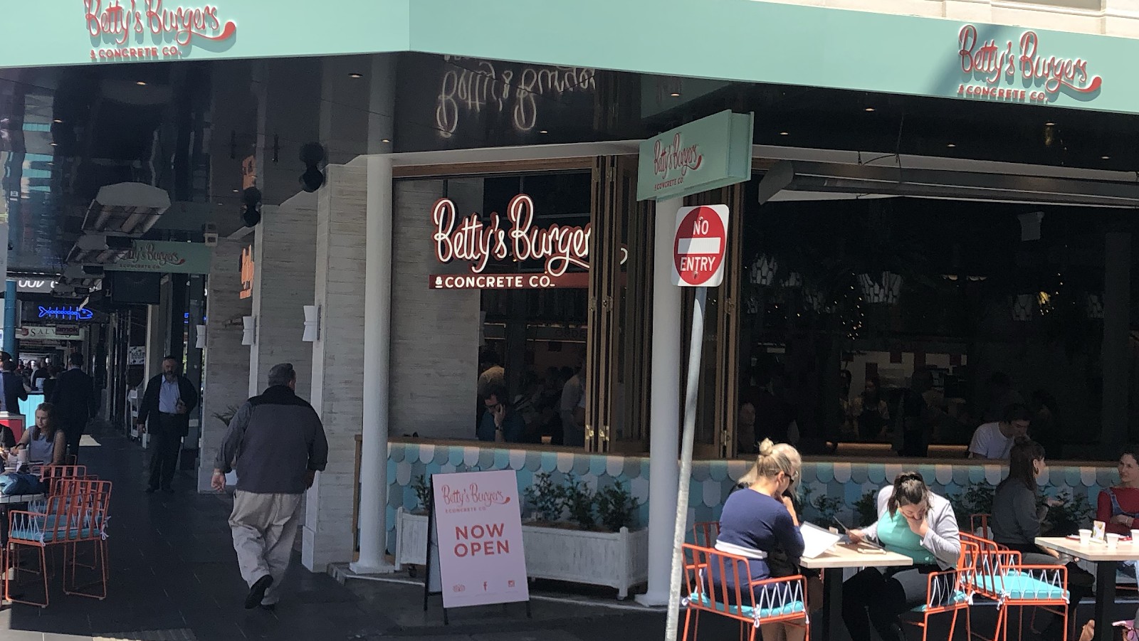 Betty's Burgers: the place