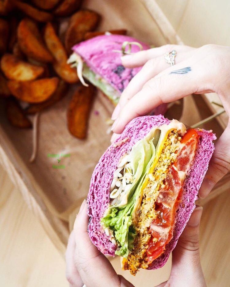 Flower Burger - Porta Genova: food & drinks