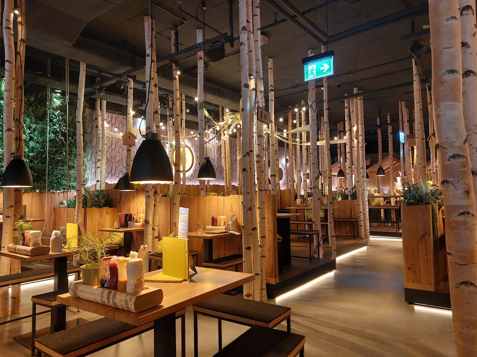HANS IM GLÜCK - BERLIN Friedrichstraße: the place