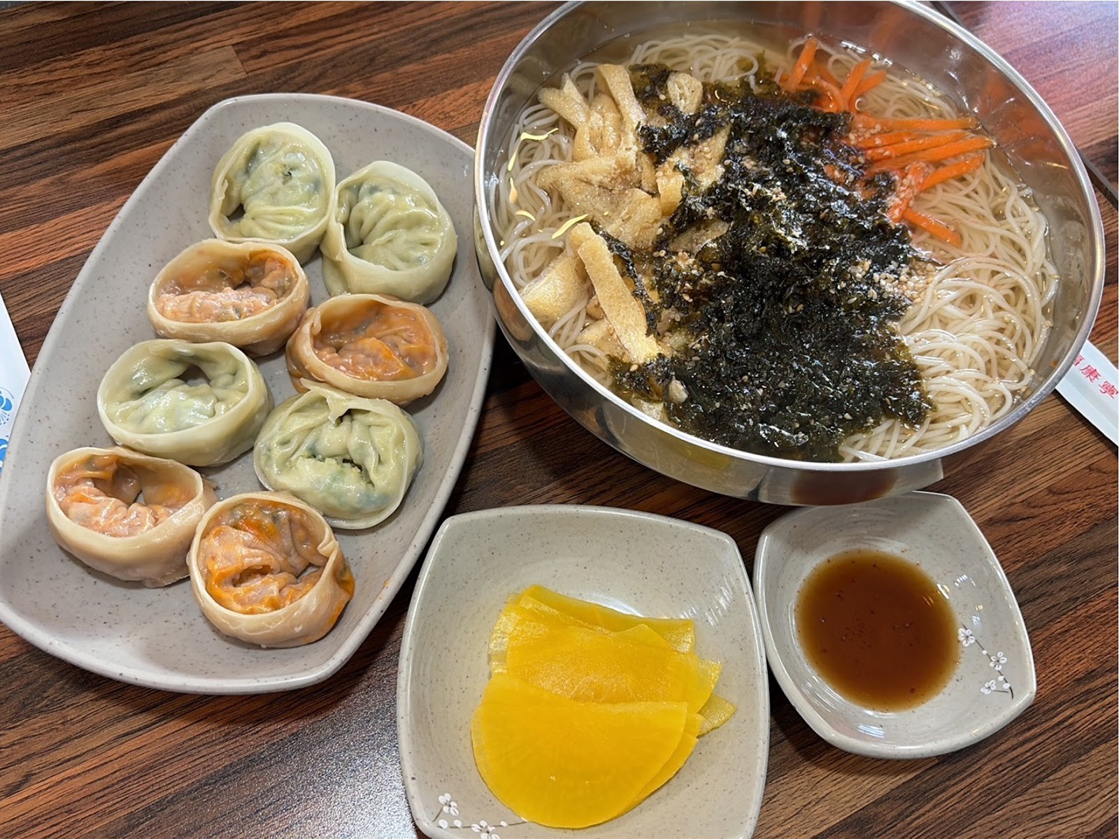 Daom Noodle 다옴국수: food & drinks