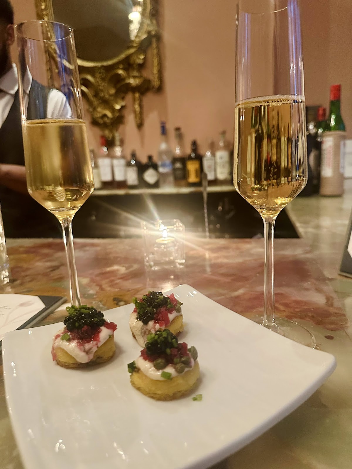 Elizabeth's: food & drinks