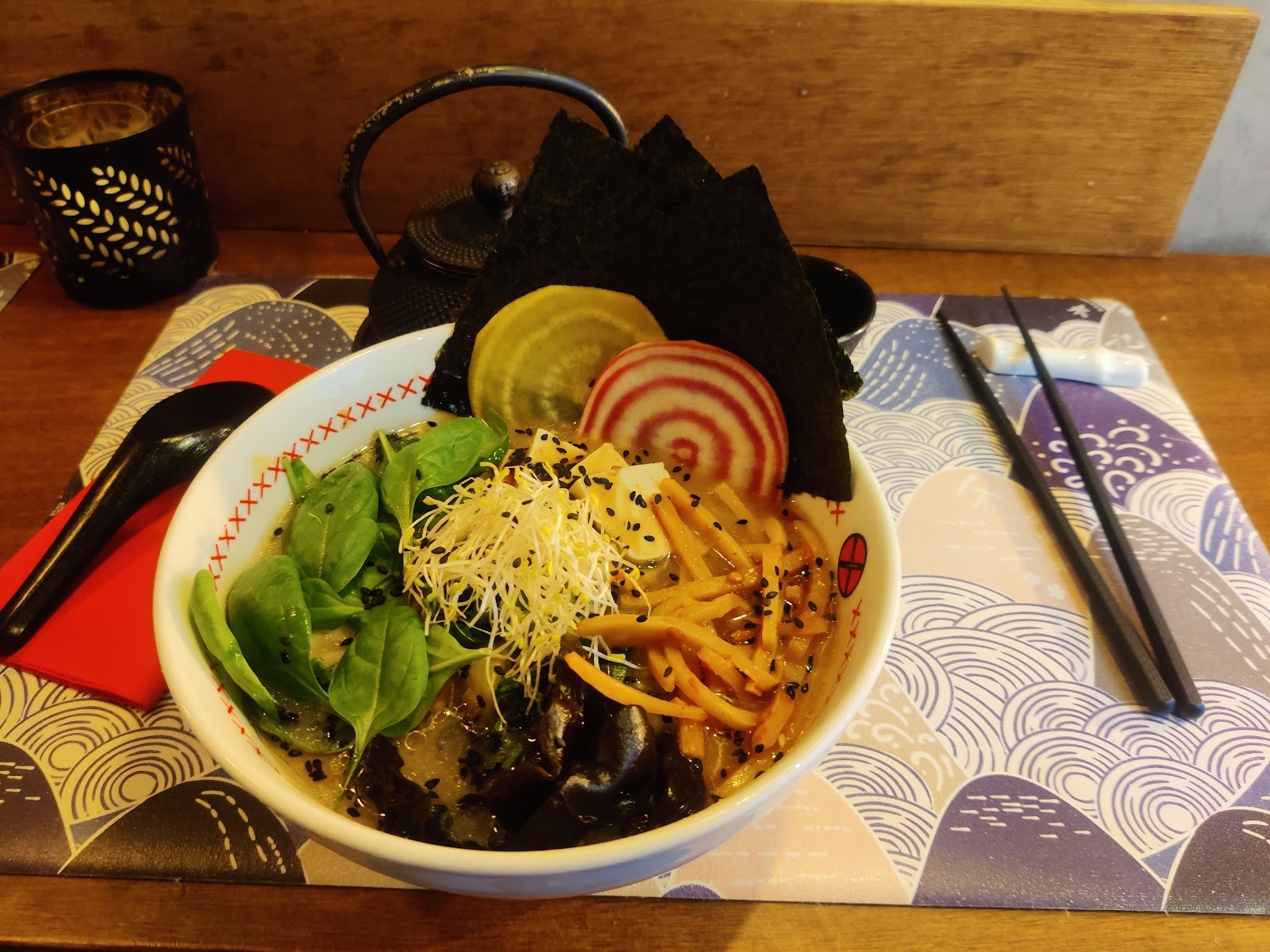 Vatten Ramen Zeedijk: food & drinks