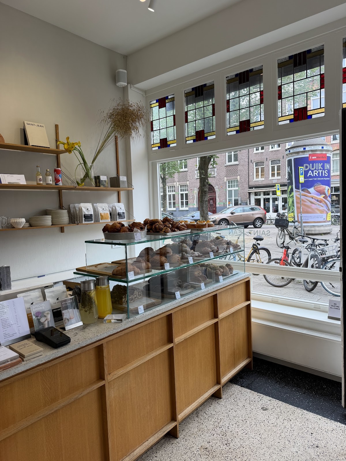 SAINT-JEAN Bakery: the place