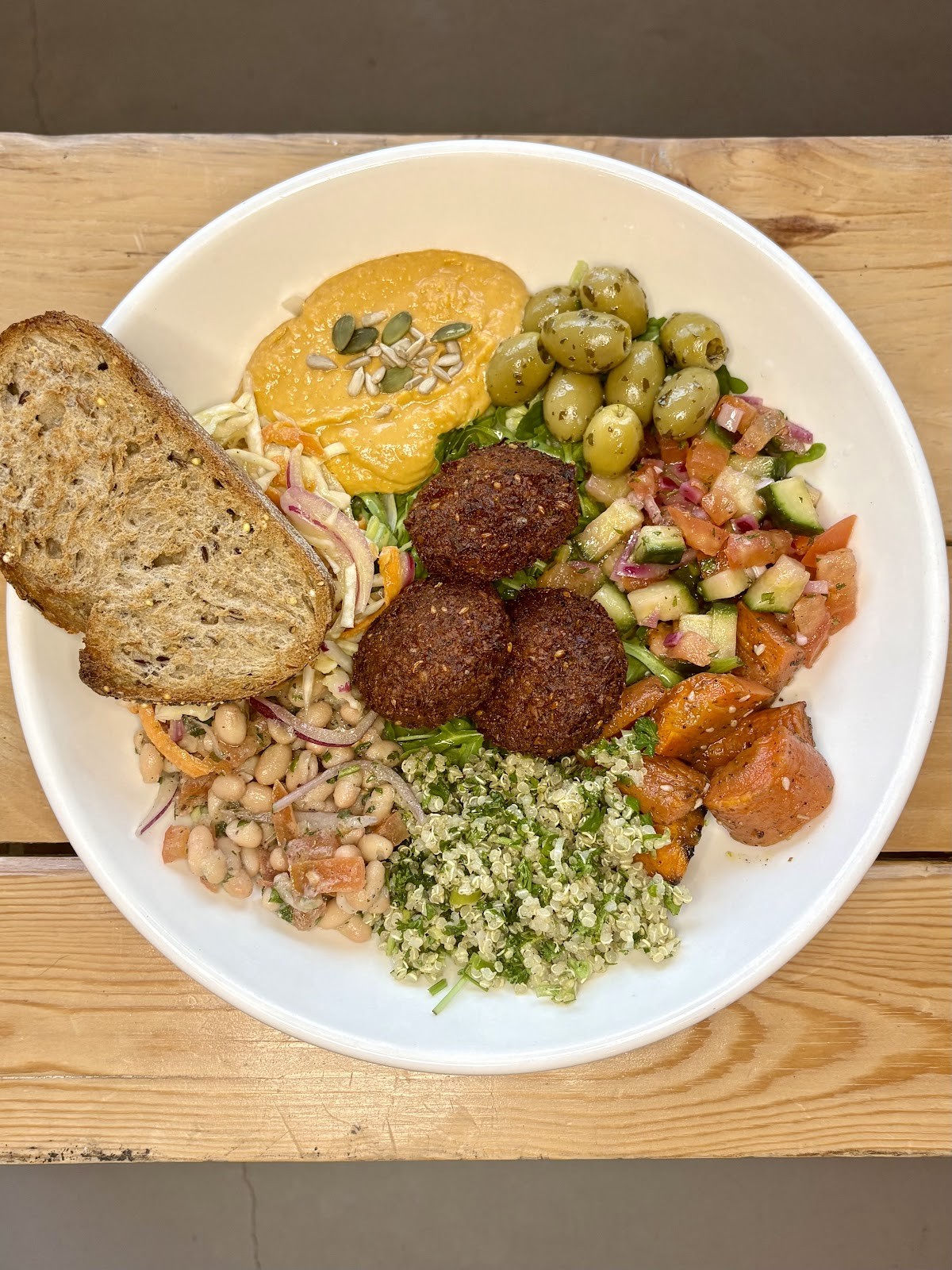 Black Cat café: food & drinks