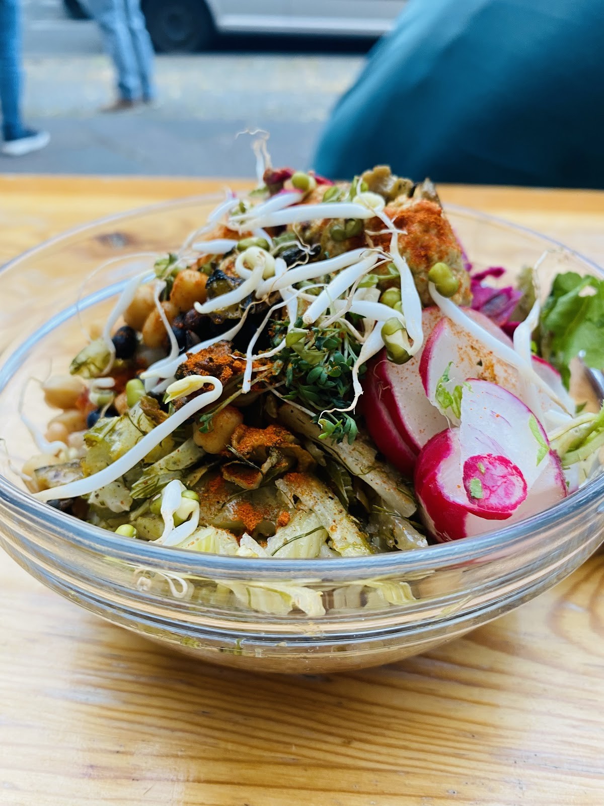 Laris Love Food: food & drinks
