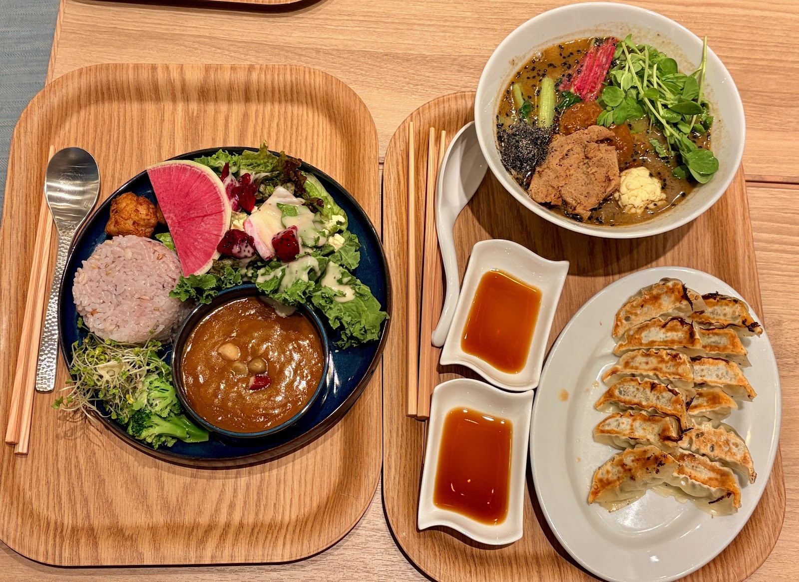 Vegan Noodle T's Tantan Ecuto Akihabara: food & drinks