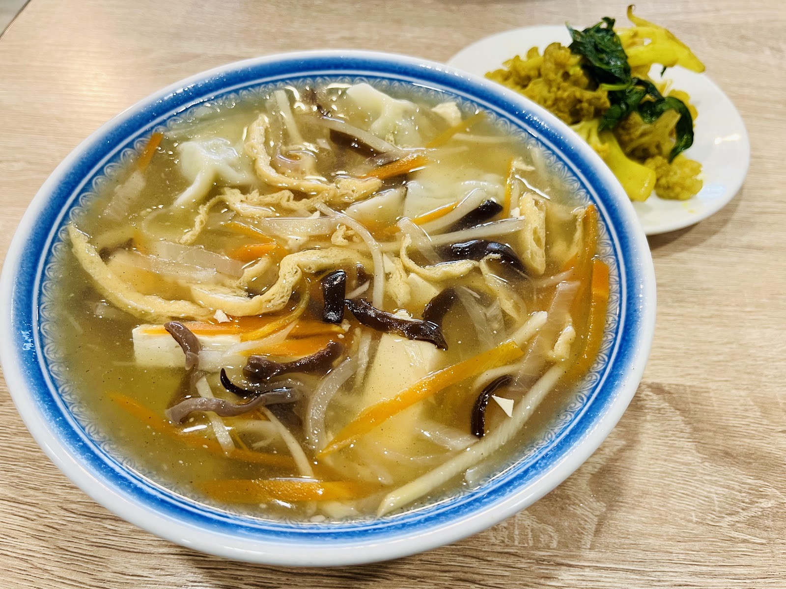 Yí Hēng Zhāi 宜亨齋: food & drinks