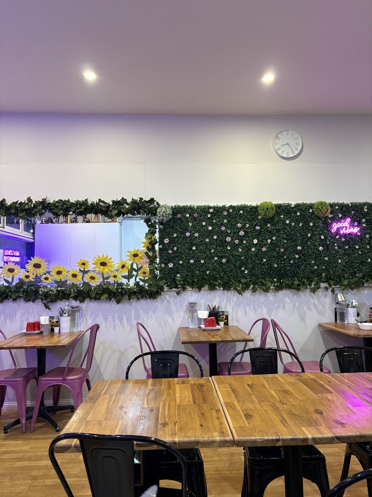 Lek's Thai Cafe: the place