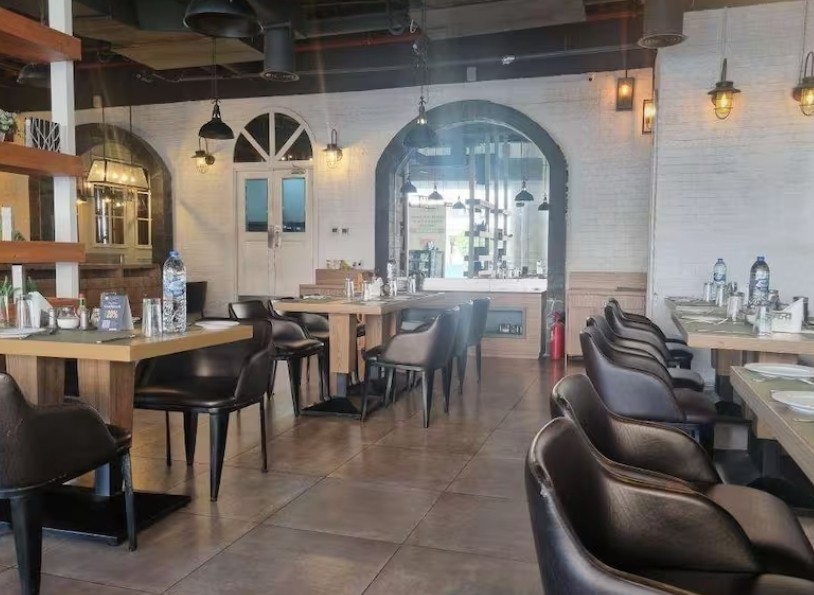 Little Italy Restaurant Dubai: the place