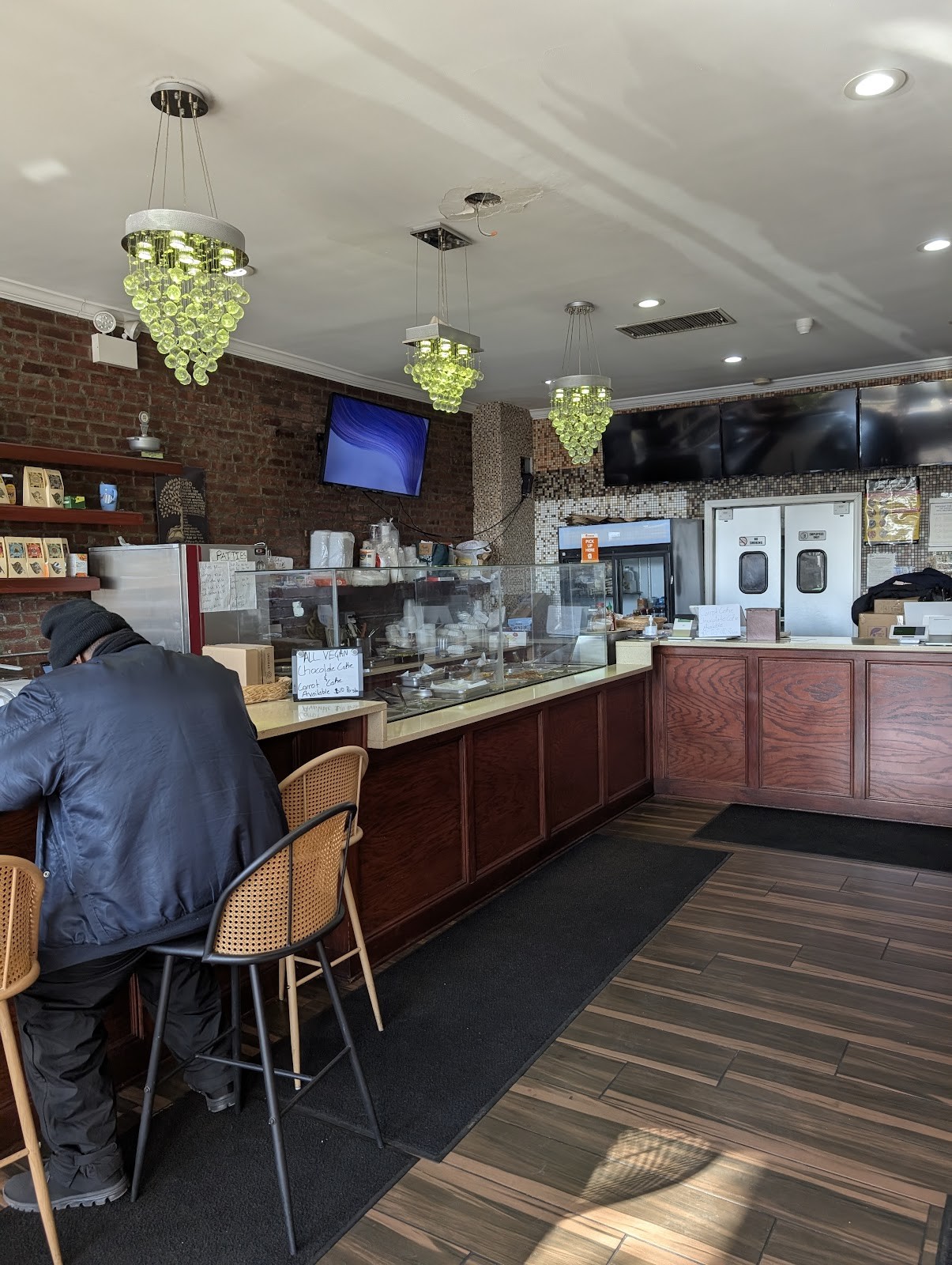 Maya's Garden & Juice Bar: the place